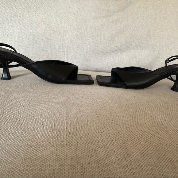ALOHAS 8.5 Black Leather Sandal Kitten Heels w Ankle Strap. BRAND NEW! - Picture 10 of 10